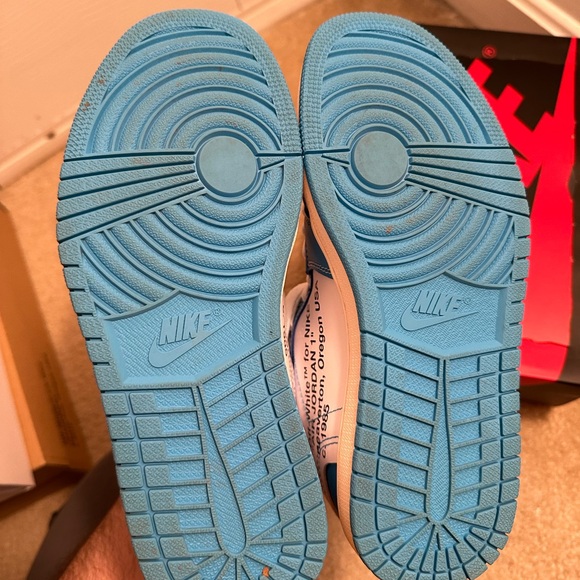 Nike Air Jordan 1 High x Off-White UNC Size 7.5 - Picture 7 of 8